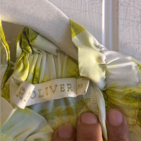 Marie Oliver The June Balloon Sleeve Blouse
NWOT - Picture 8 of 11